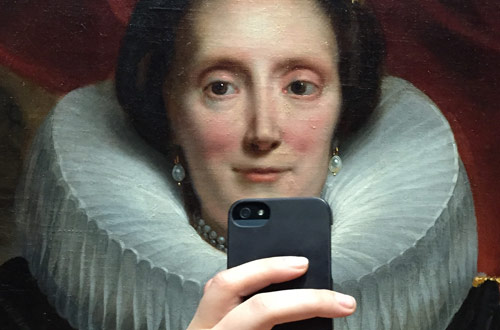 olivia_muus_museum_historical_portrait_selfie_front_coultique