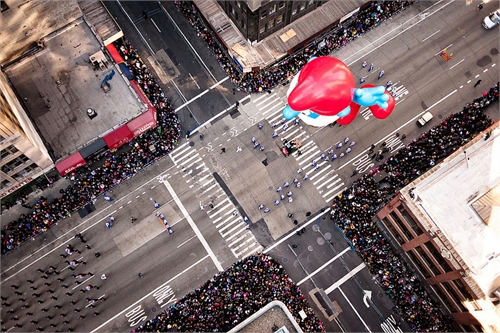 navid_baraty_intersection_macys_day_parade_06_coultique