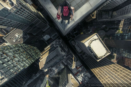 benjamin_von_wong_superheroes_on_skyscrapers_02_coultique